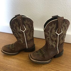 Ariat toddler cowboy boots, toddler size 8